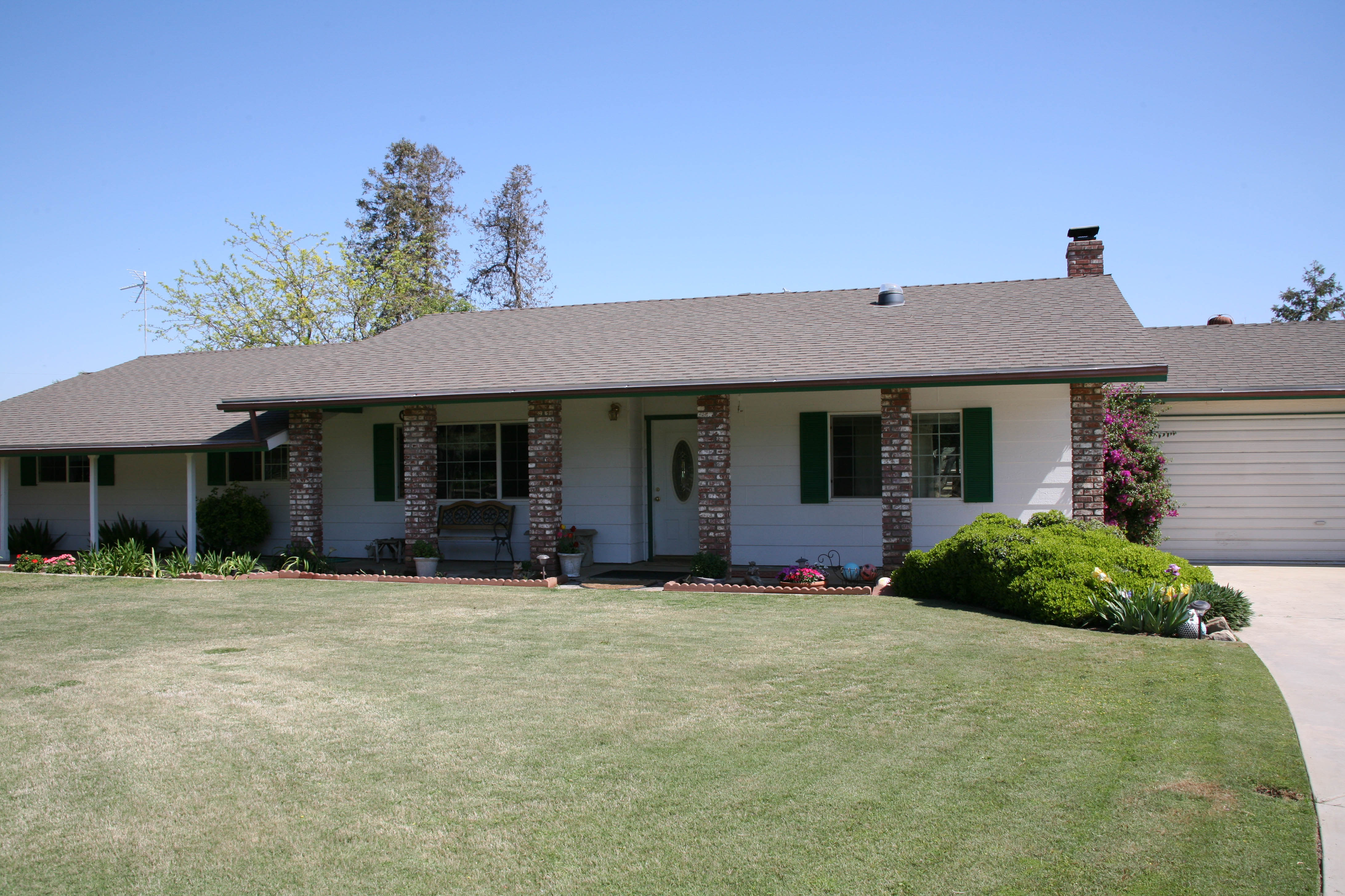 1272 S Westwood Rd, Porterville, United States 93257