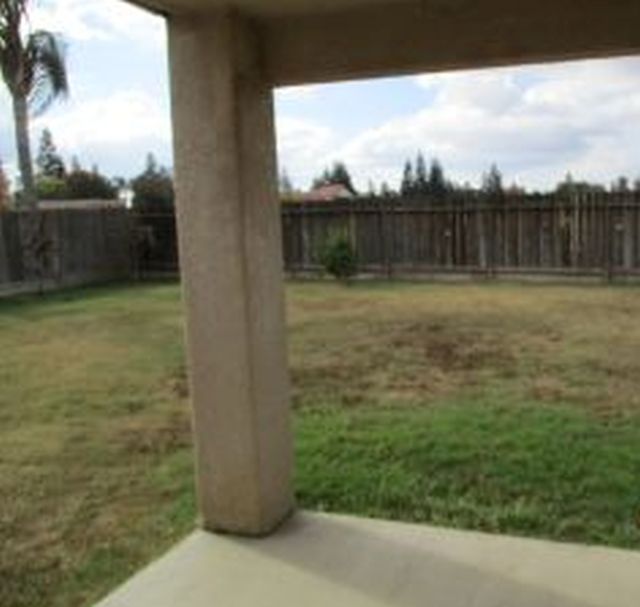 1221 N Sacramento STulare, CA, 93274Tulare County