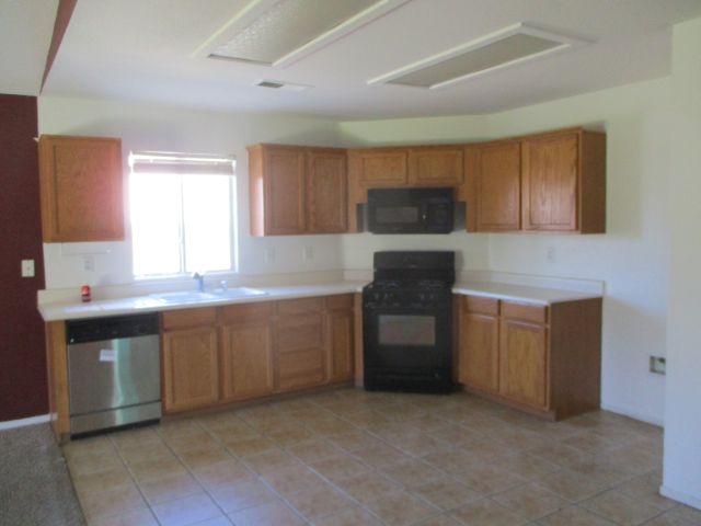 1781 La Cell AveTulare, CA, 93274Tulare County