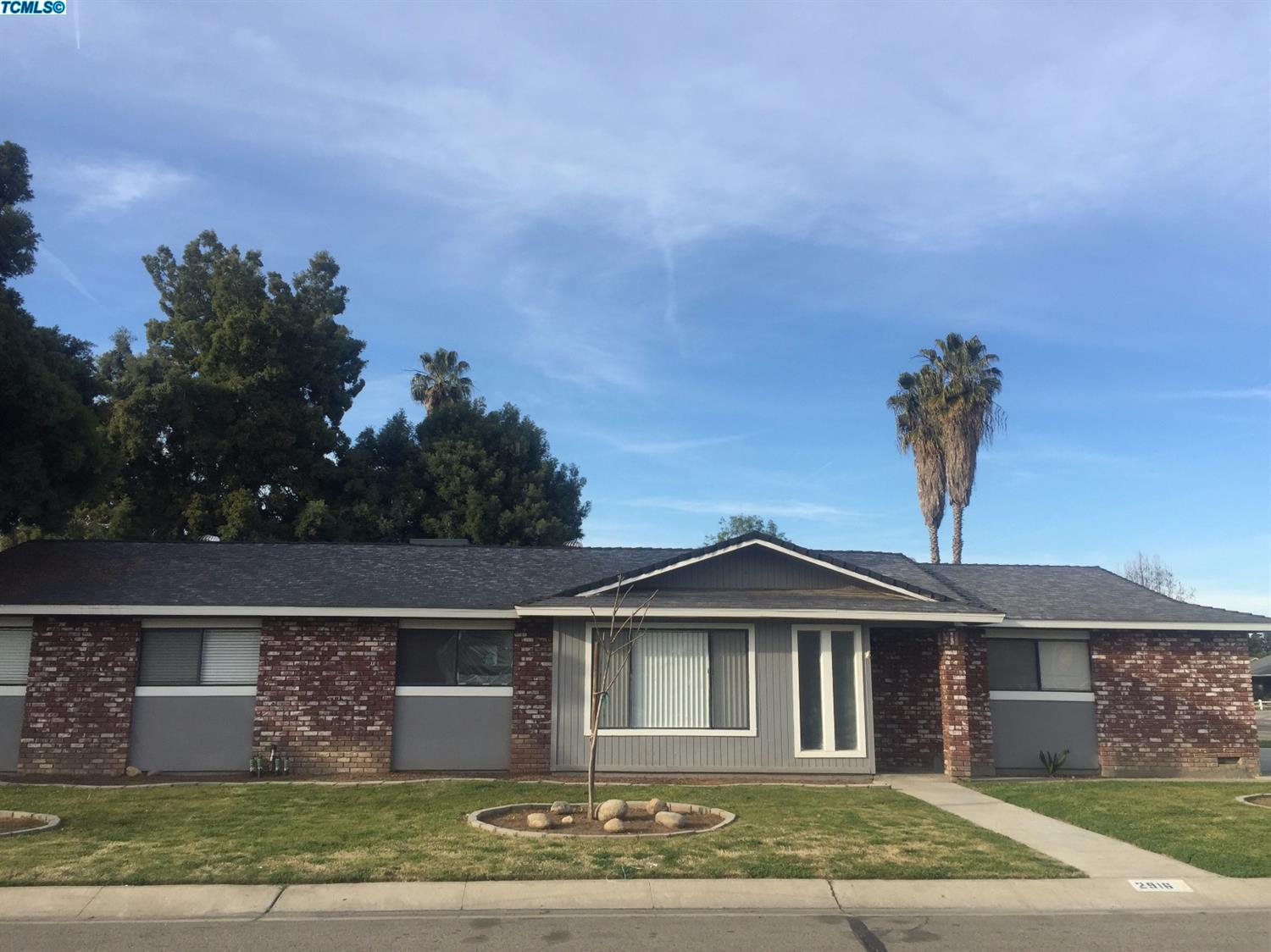 2916 West Russell Avenue, Visalia, CA 93277