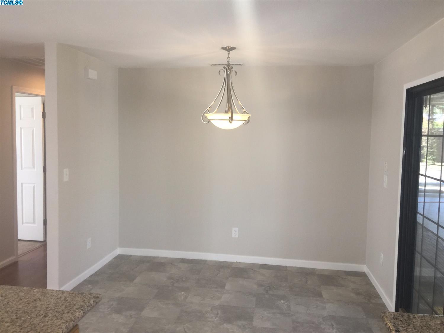 2916 West Russell Avenue, Visalia, CA 93277