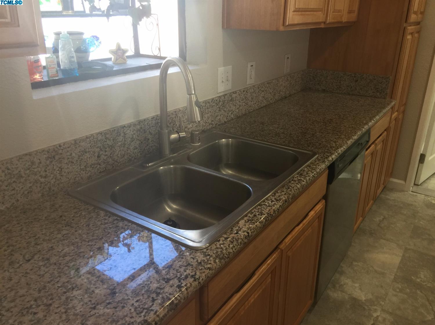 2916 West Russell Avenue, Visalia, CA 93277