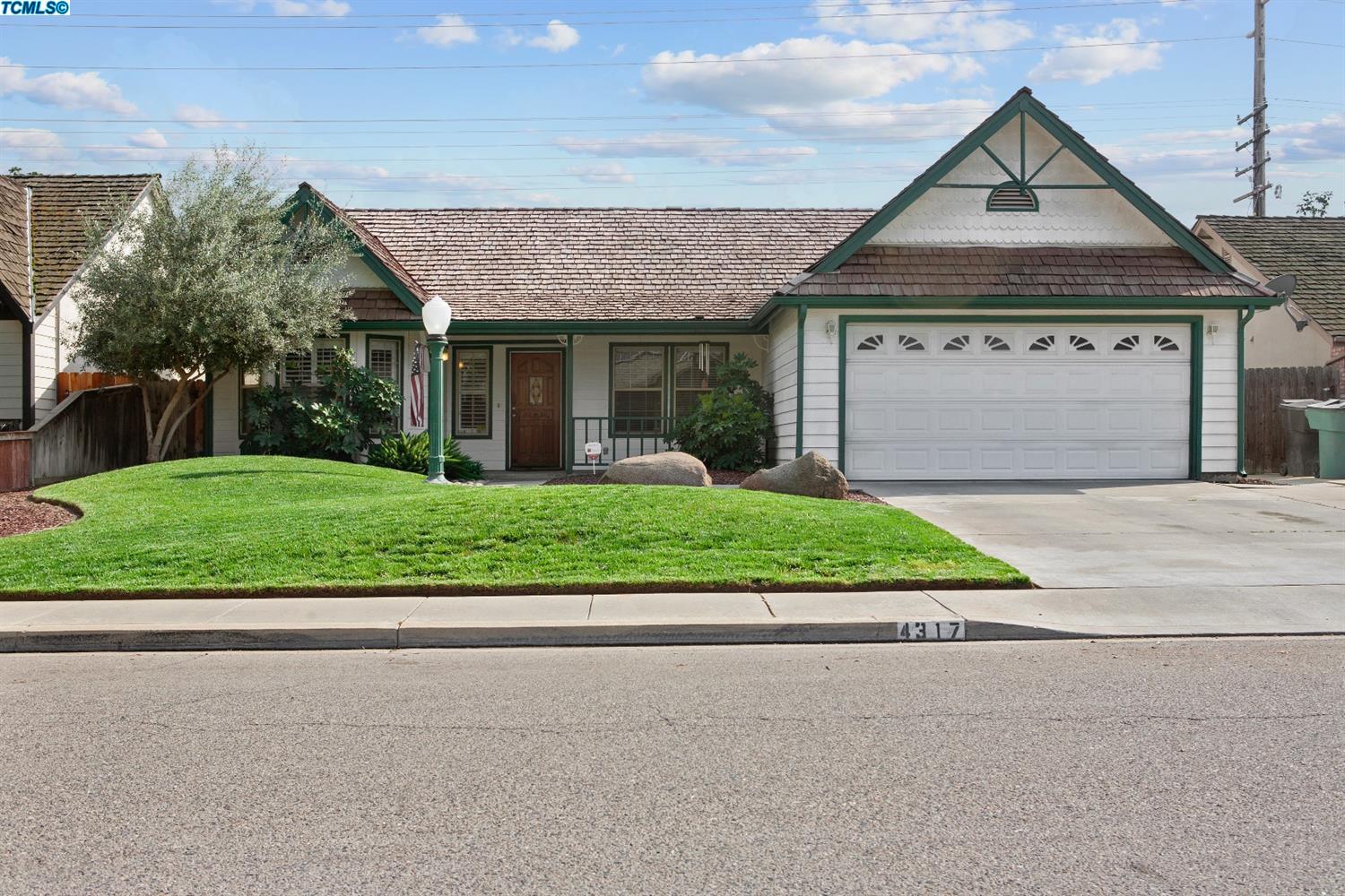 4317 West Mission Court, Visalia, CA 93277