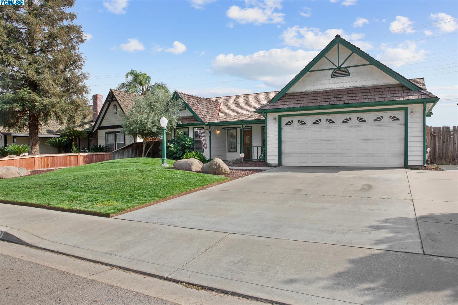 4317 West Mission Court, Visalia, CA 93277