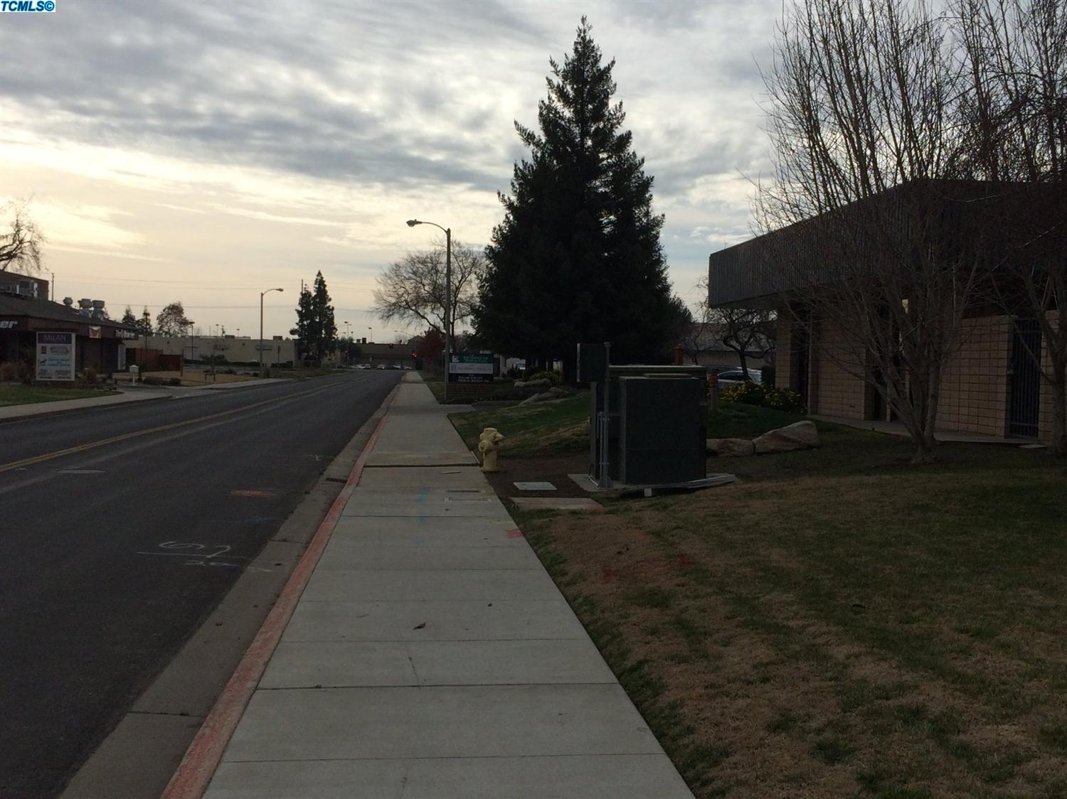 3321 S Fairway St, Visalia, United States 93277