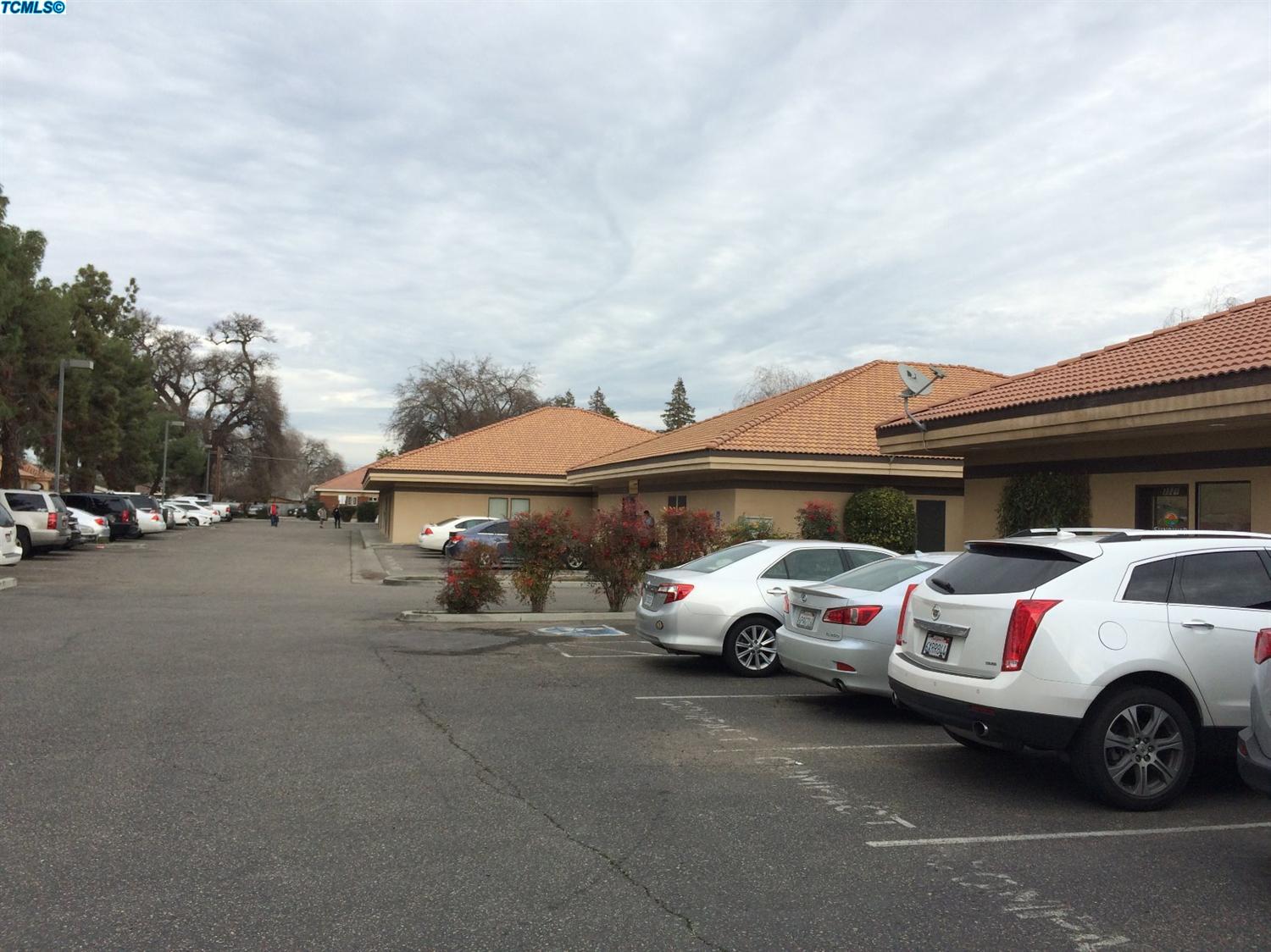 3321 S Fairway St, Visalia, United States 93277