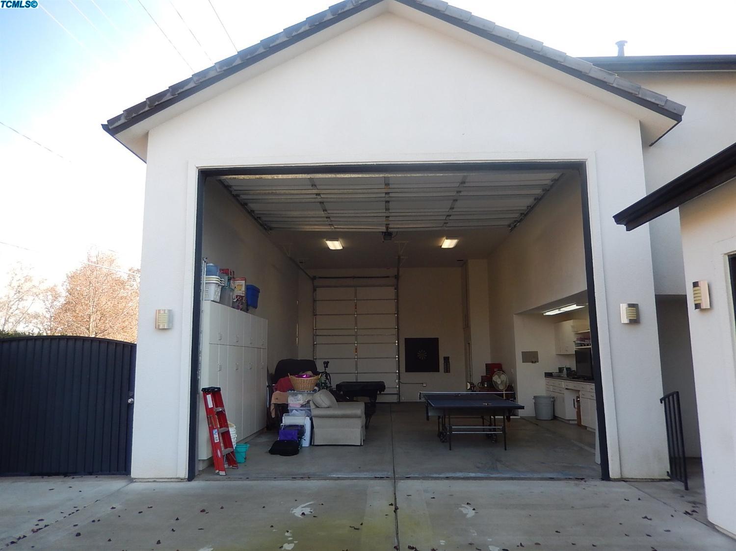 2014El Cajon Court, Visalia, CA 93277