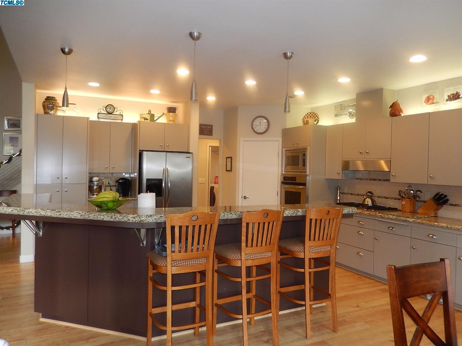 2014El Cajon Court, Visalia, CA 93277