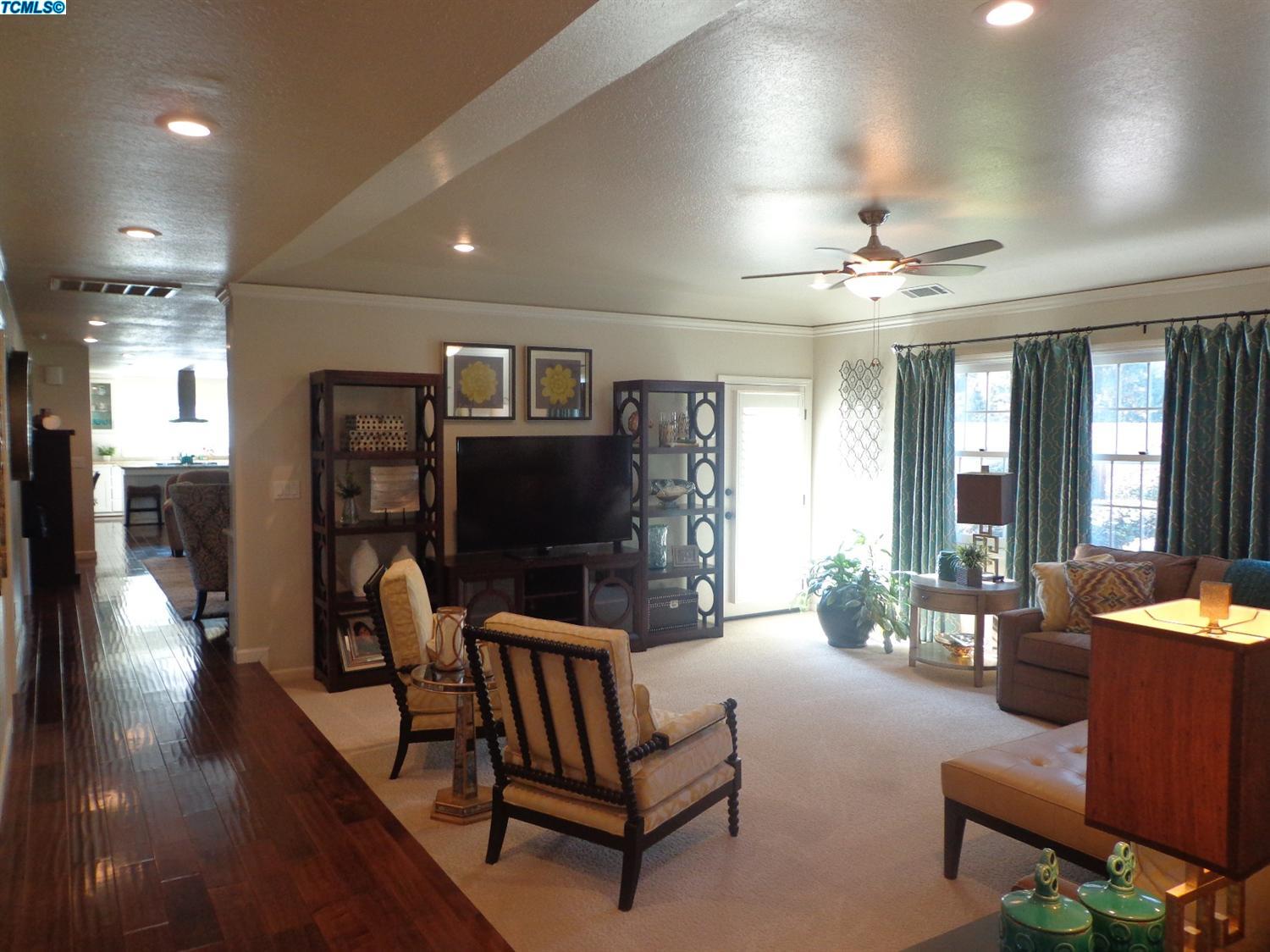 2929 Church St, Visalia, United States 93277