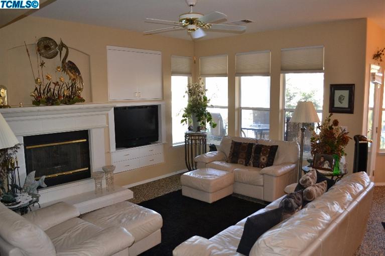5947 W Ellowin Dr, Visalia, United States 93291