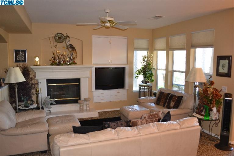 5947 W Ellowin Dr, Visalia, United States 93291