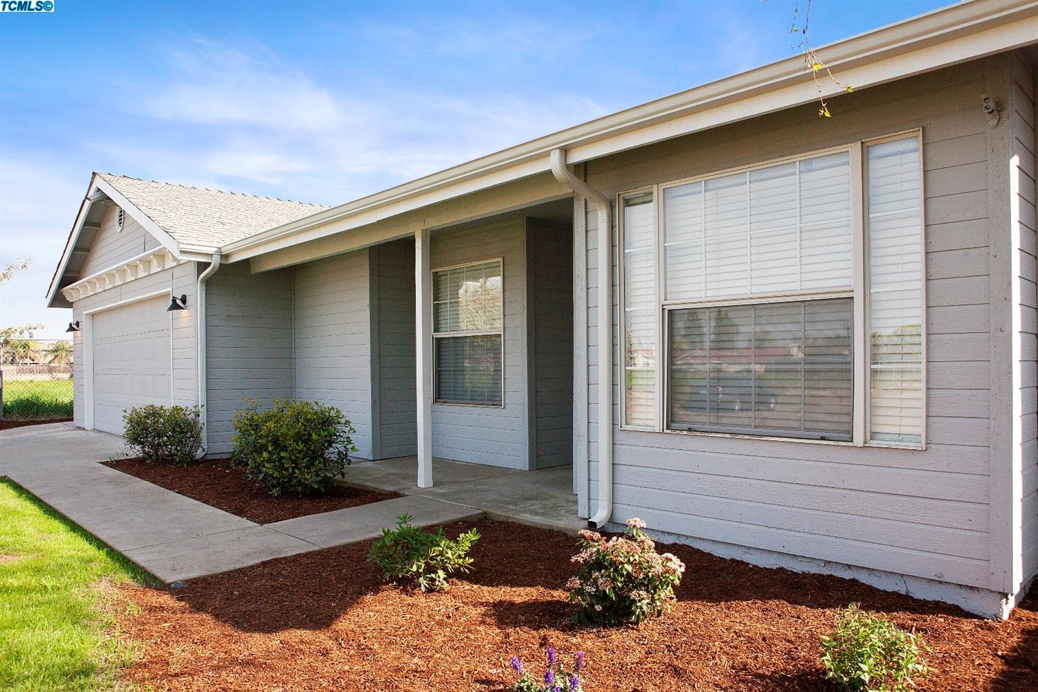 3427 East Sanders Court, Visalia, CA 93292