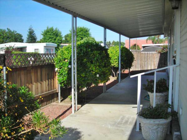 Royal Palms Mobile Park4201 Sandbrook WayBakersfield, CA 93301