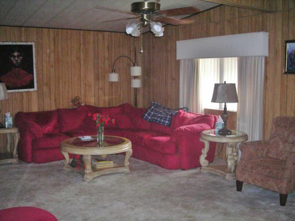 Royal Palms Mobile Park724 Underwood CourtBakersfield, CA 93301
