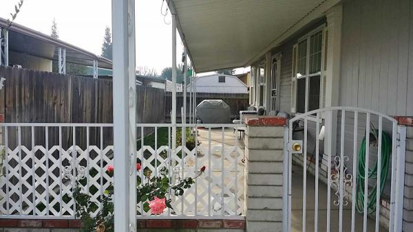 Royal Palms Mobile Park717 43rd StBakersfield, CA 93301