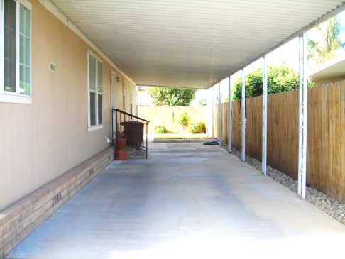 Royal Palms Mobile Park805 Crown AveBakersfield, CA 93301