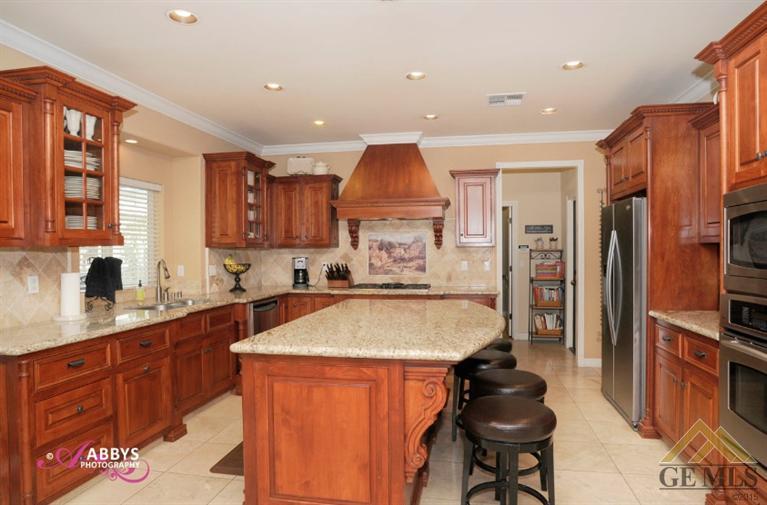 2301 B Street, Bakersfield, CA 93301