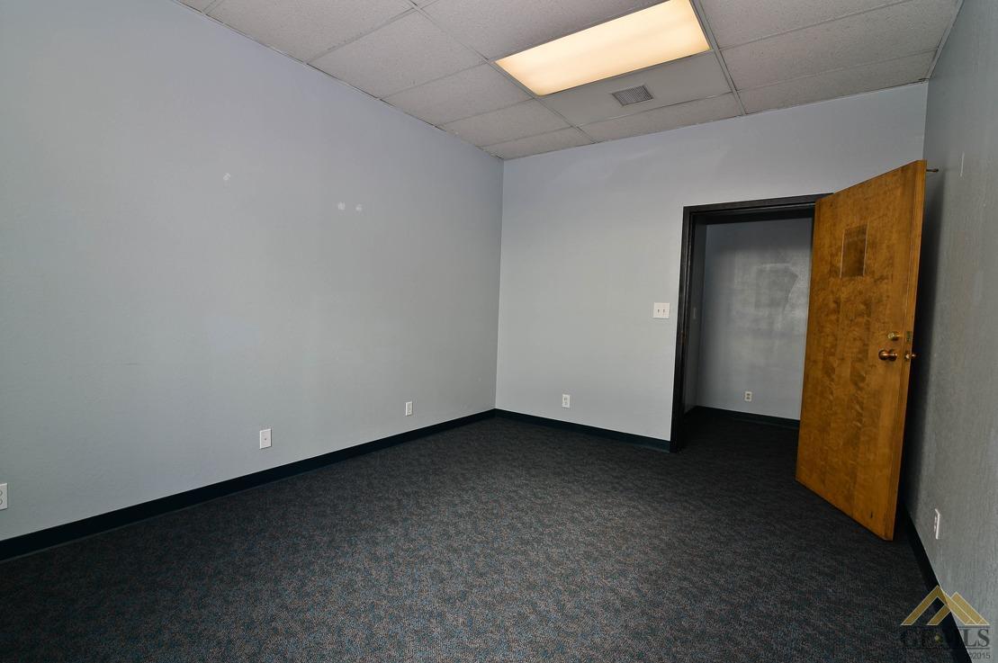 2700 F Street, Bakersfield, CA 93301