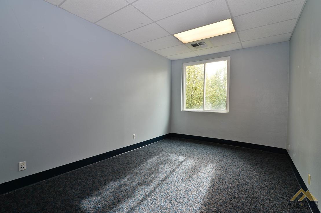 2700 F Street, Bakersfield, CA 93301