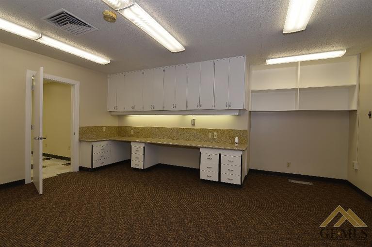 3737 San Dimas Street, Bakersfield, CA 93301