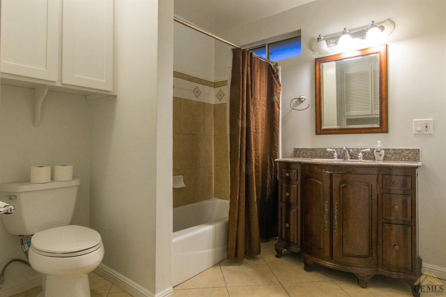 14 Montrose Street, Bakersfield, CA 93305