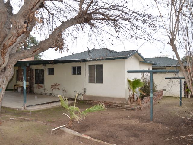 1744 Los Robles DrBakersfield, CA, 93306Kern County