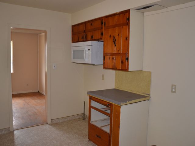 1744 Los Robles DrBakersfield, CA, 93306Kern County