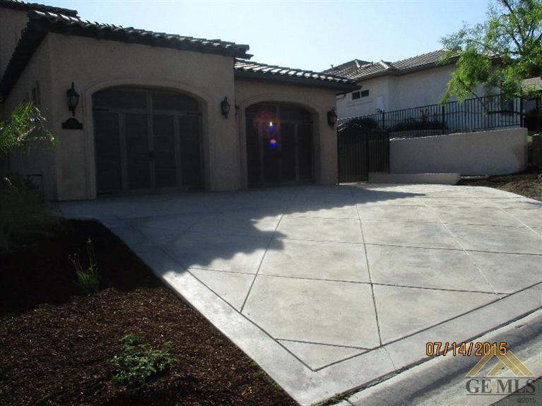 5507 Via Venezia, Bakersfield, United States 93306