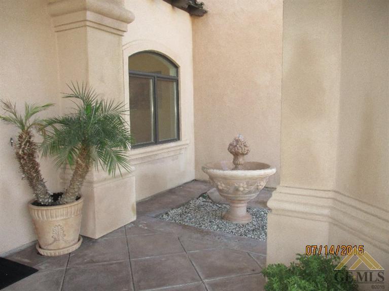 5507 Via Venezia, Bakersfield, United States 93306