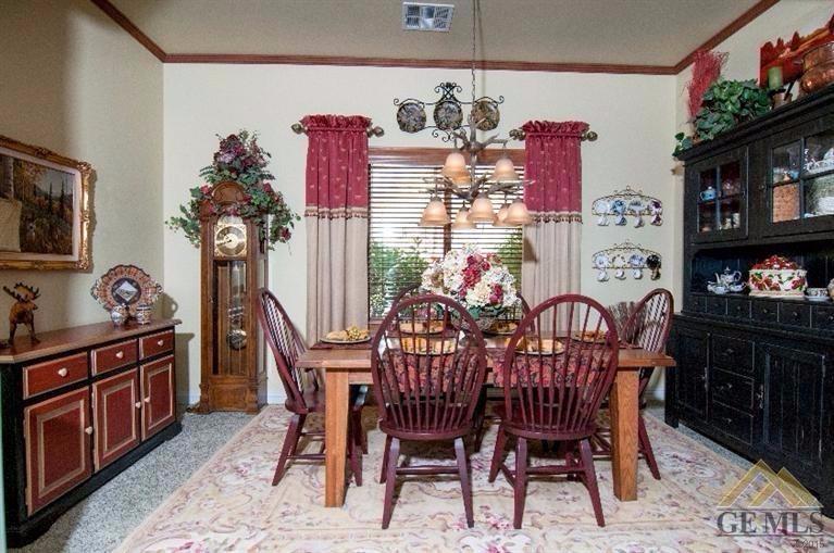 10601 Creekside Drive, Bakersfield, CA 93308
