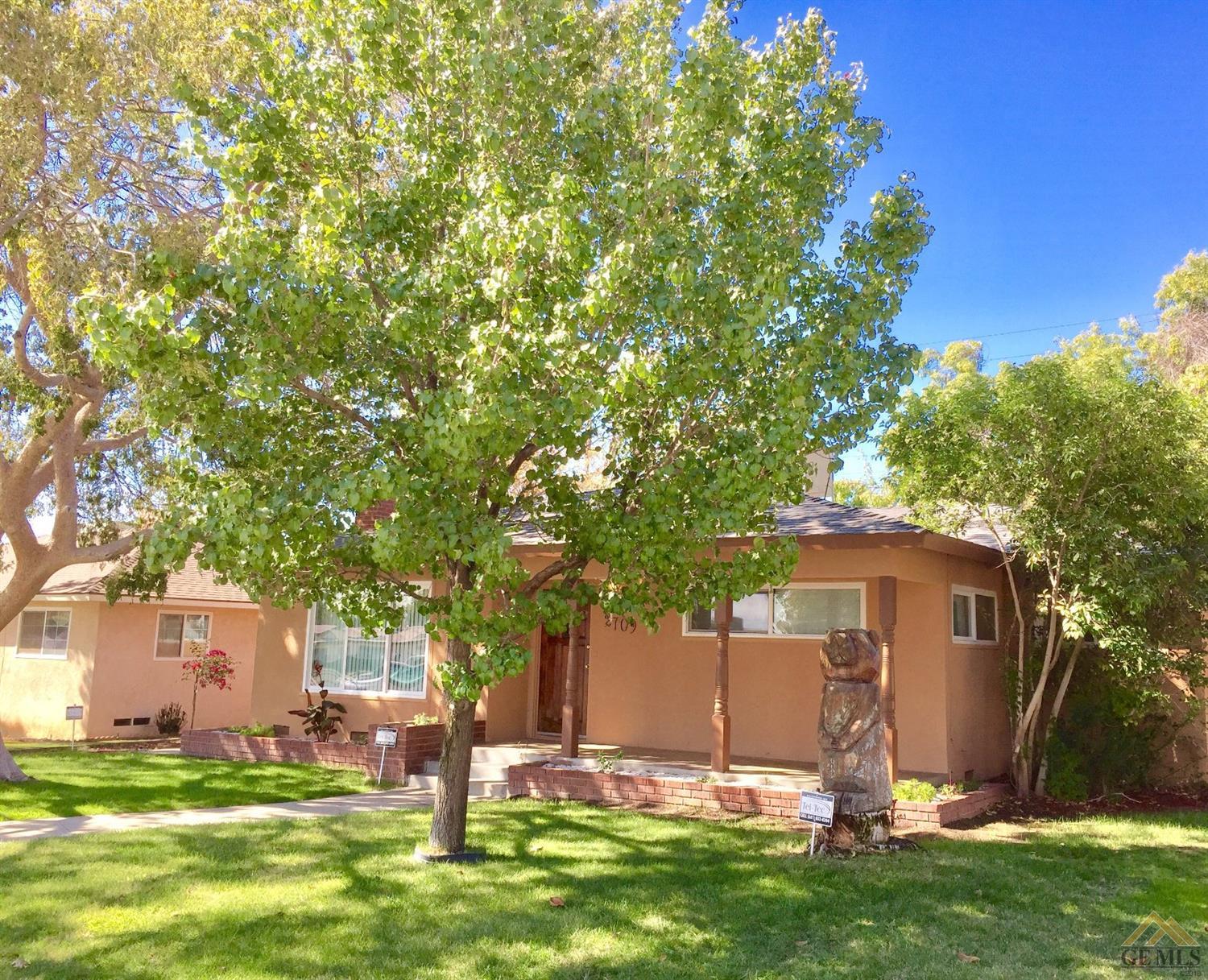 2709 Manor Street, Bakersfield, CA 93308