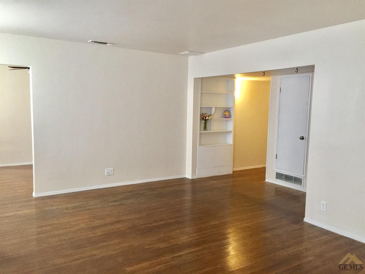 2709 Manor Street, Bakersfield, CA 93308