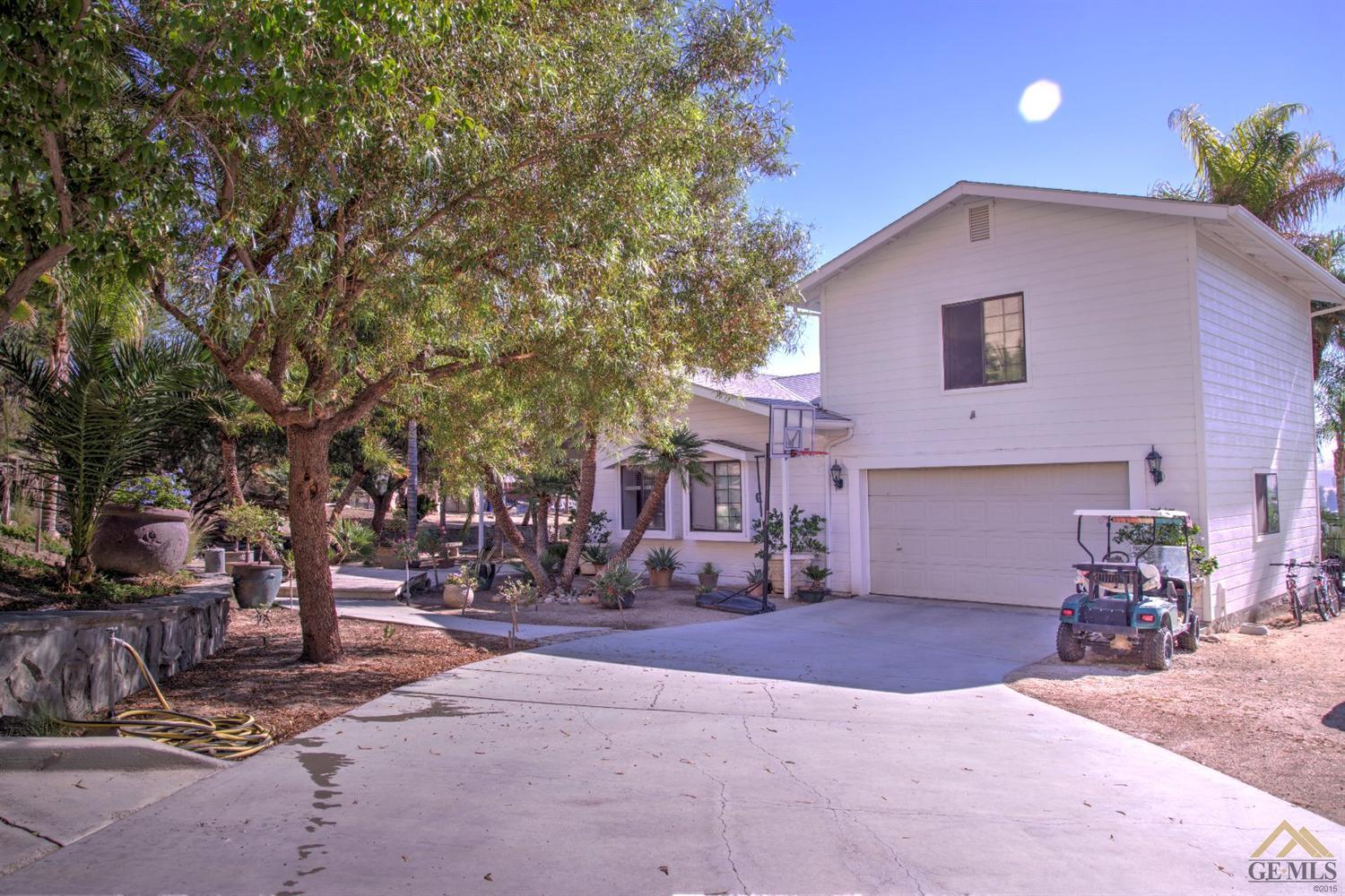 10700 Creekside Drive, Bakersfield, CA 93308