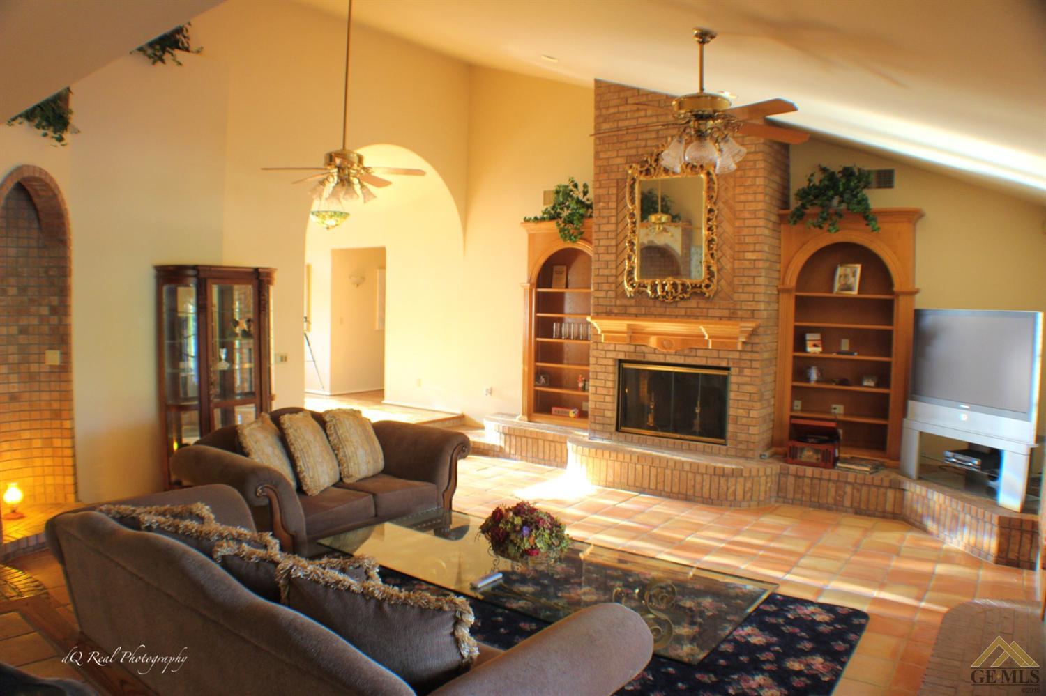 1601 Calle Castana, Bakersfield, CA 93309