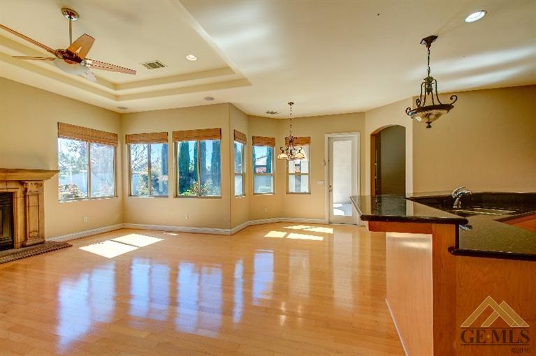 11619 Harrington Street, Bakersfield, United States 93311