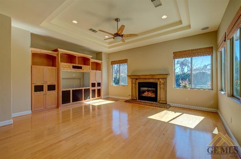 11619 Harrington Street, Bakersfield, United States 93311