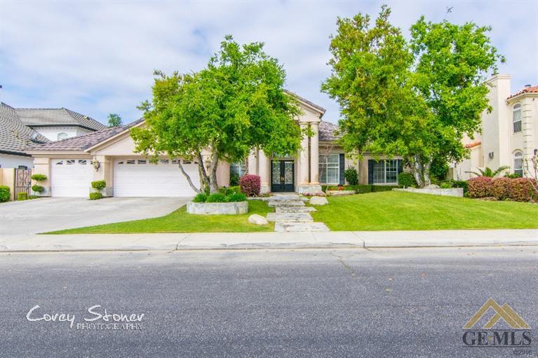 2017 Norwich Way, Bakersfield, CA 93311