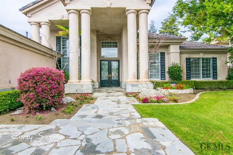2017 Norwich Way, Bakersfield, CA 93311