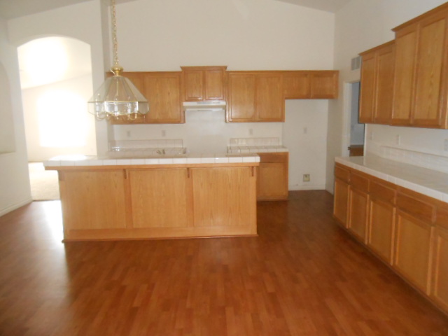 10412 Heather Valley DriveBakersfield, CA, 93312Kern County