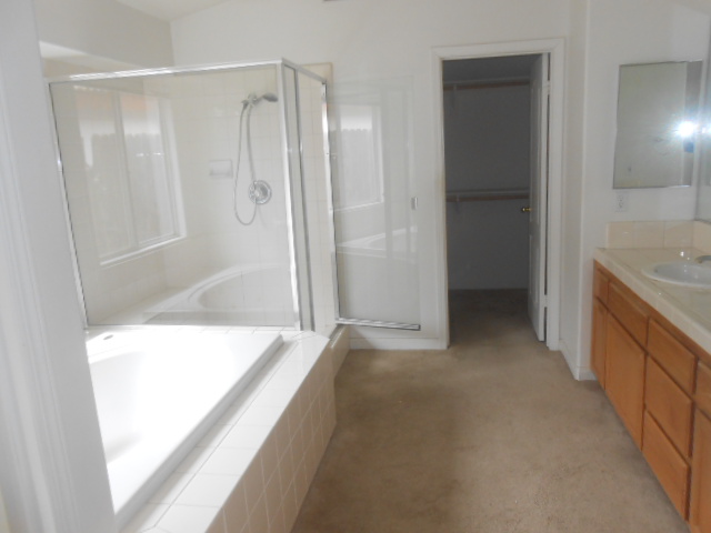 10412 Heather Valley DriveBakersfield, CA, 93312Kern County