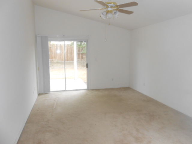10412 Heather Valley DriveBakersfield, CA, 93312Kern County
