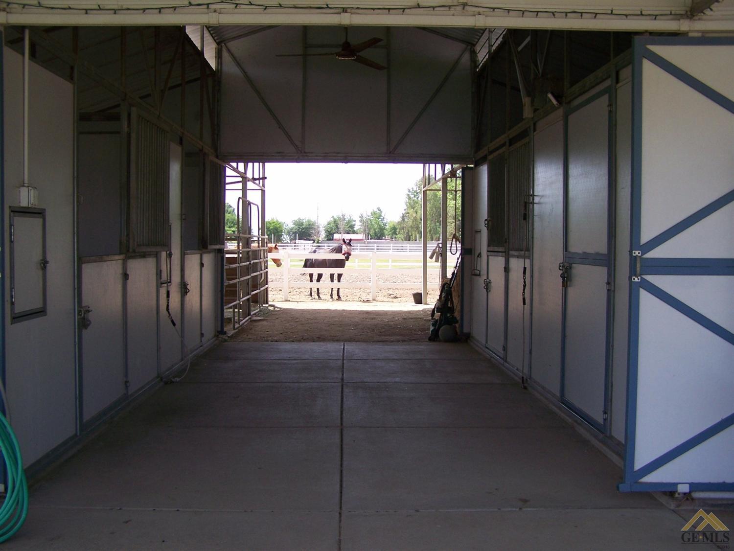 7145 Heatherwood Drive, Bakersfield, United States 93313