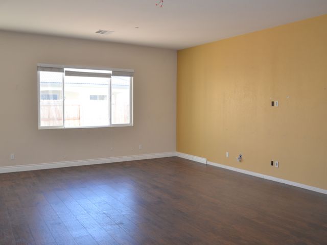 15914 Carparzo DrivBakersfield, CA, 93314Kern County