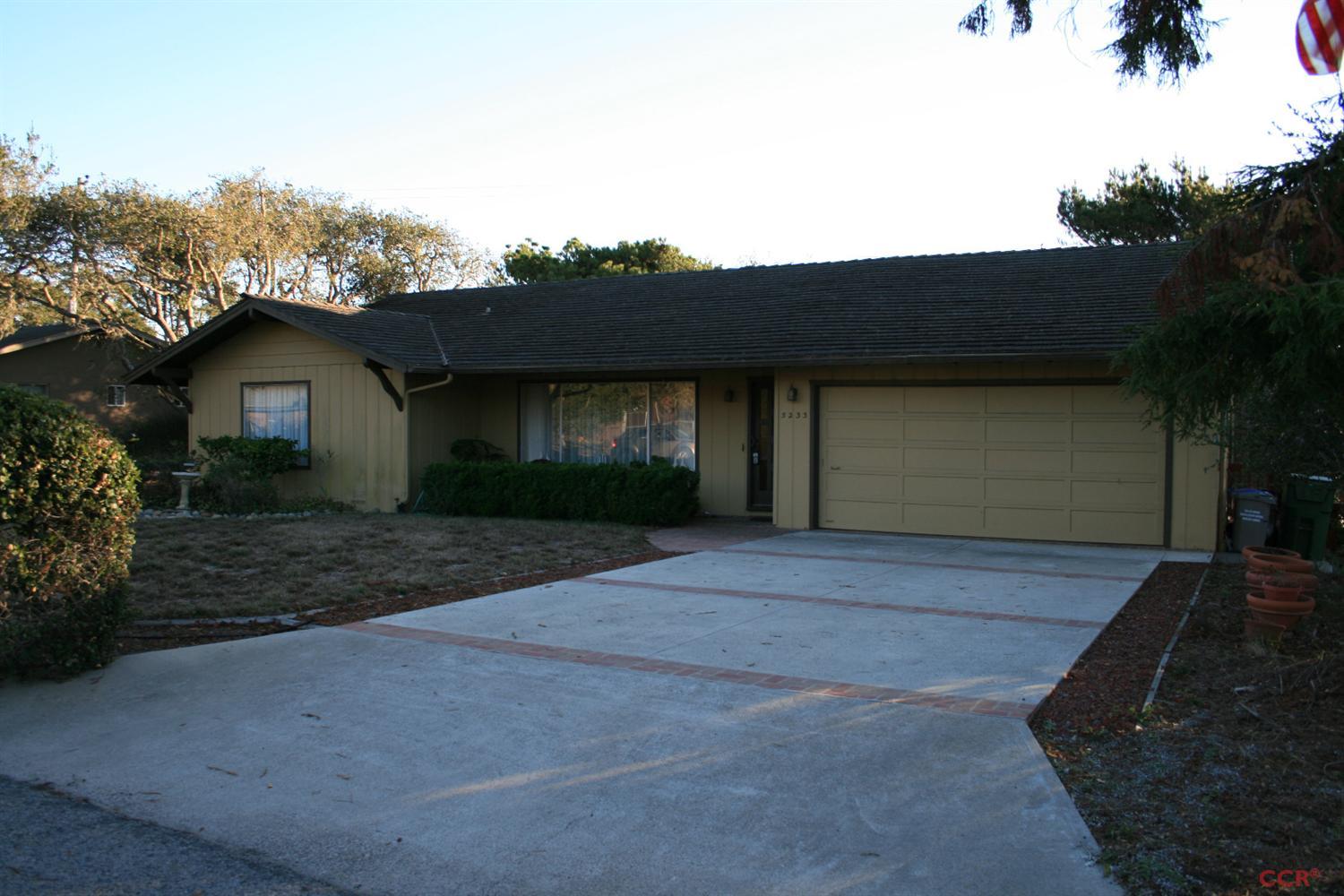 5233 Hillcrest Drive, Cambria, CA 93428
