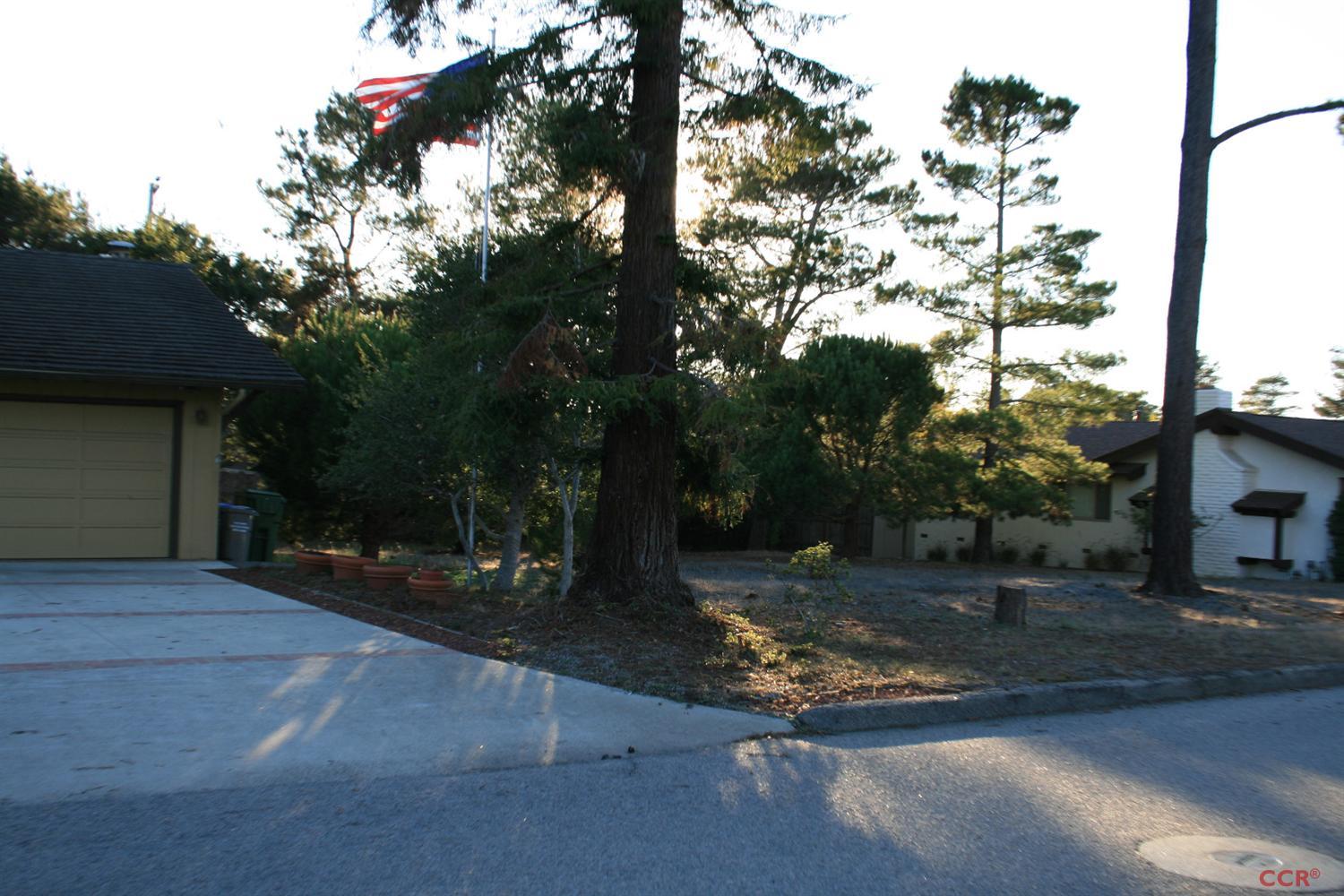 5233 Hillcrest Drive, Cambria, CA 93428