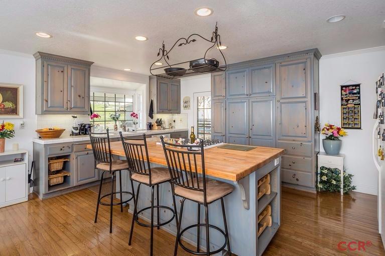 8845 Creston Road, Paso Robles, CA 93446
