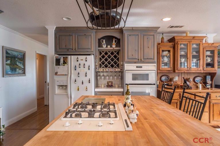 8845 Creston Road, Paso Robles, CA 93446