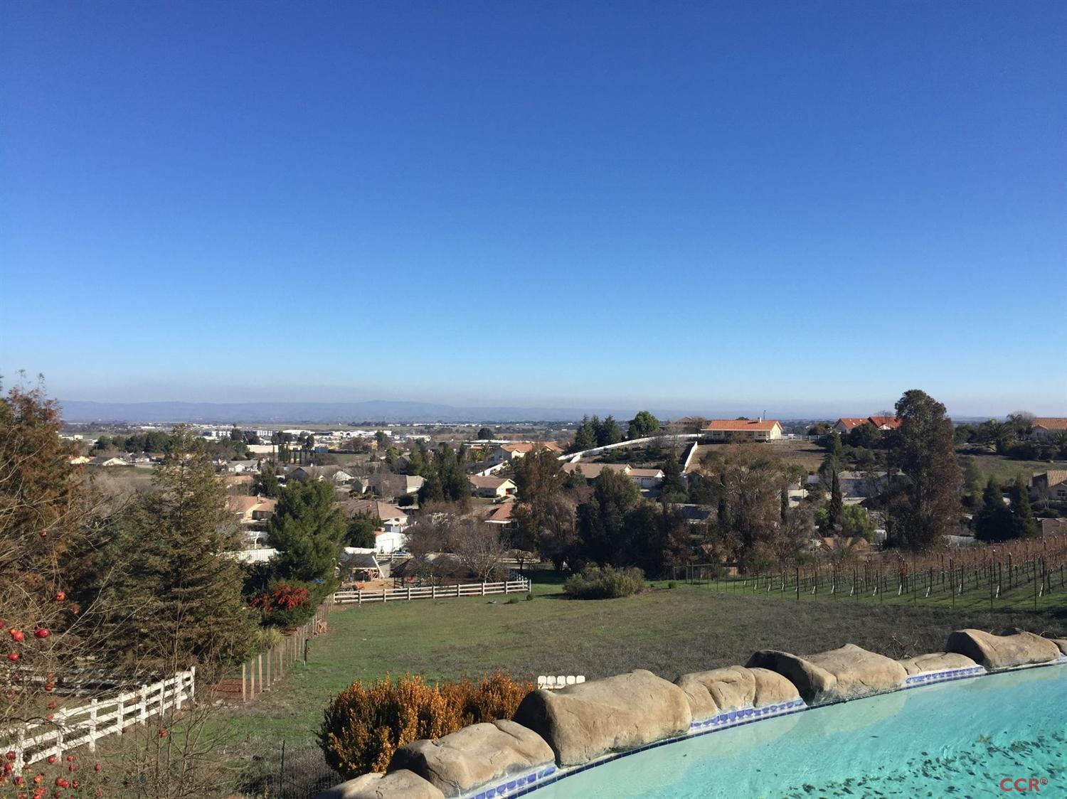 940 Walnut Drive, Paso Robles, CA 93446