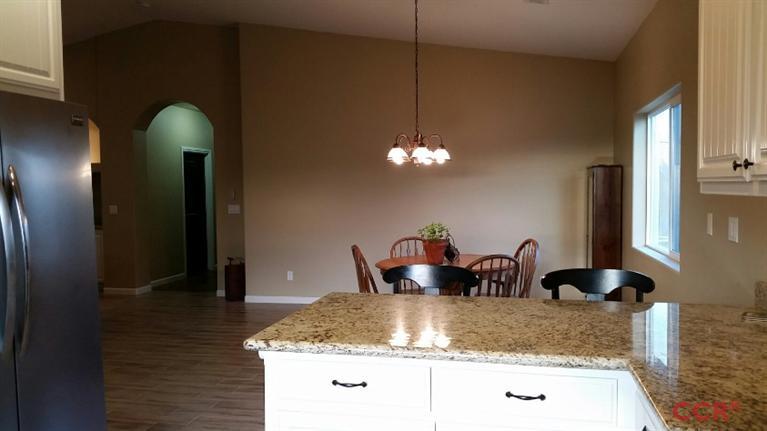 3540 Lakeside Village Drive, Paso Robles, CA 93446