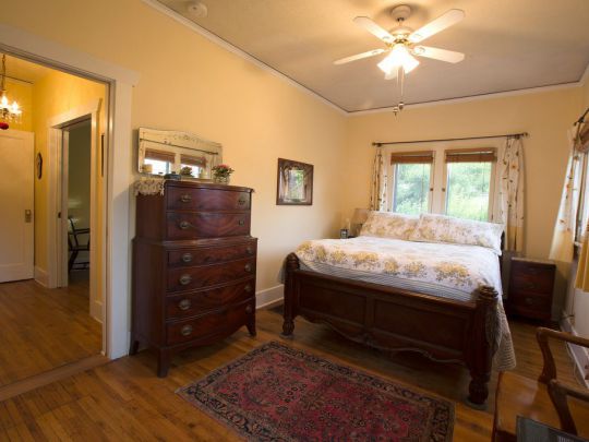 425 Grove St, Bishop, CA 93514